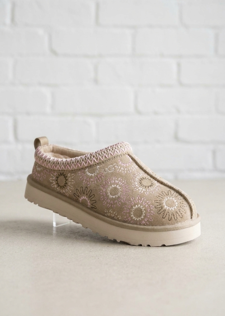 NEW UGG kids tazz sun stitch slipper in mustard seed